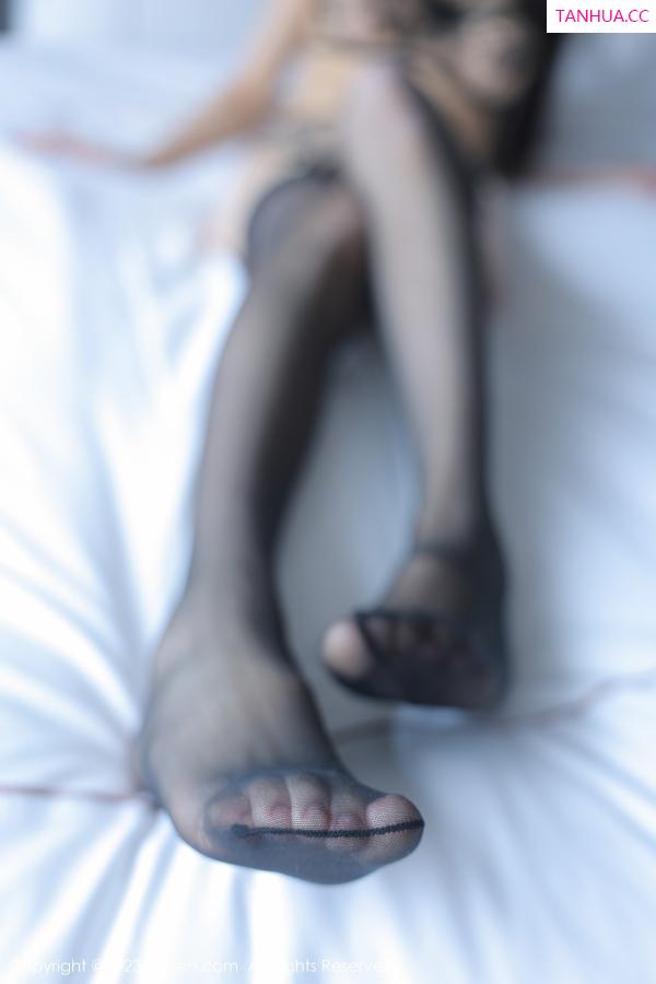   [XiuRen]高清写真图 2023.02.27 No.6325 米亚Mia 新人美腿第86张图片